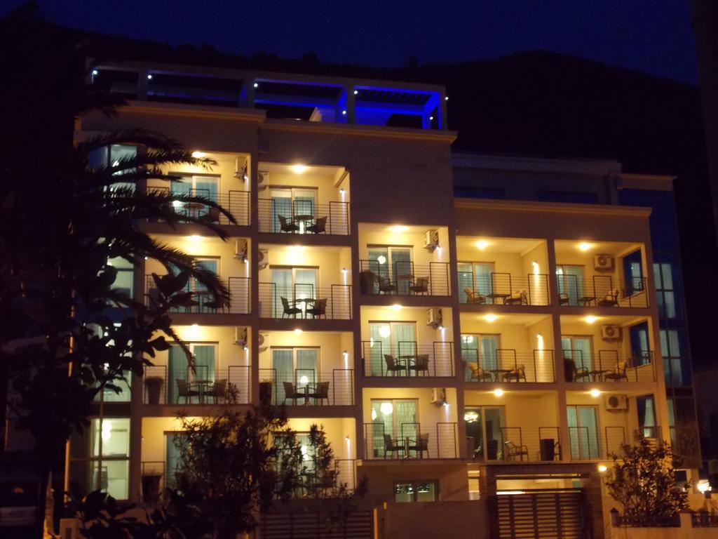 Apartments And Rooms Grand Palazzo Budva Eksteriør billede