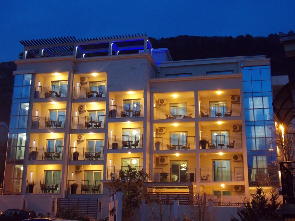 Apartments And Rooms Grand Palazzo Budva Eksteriør billede