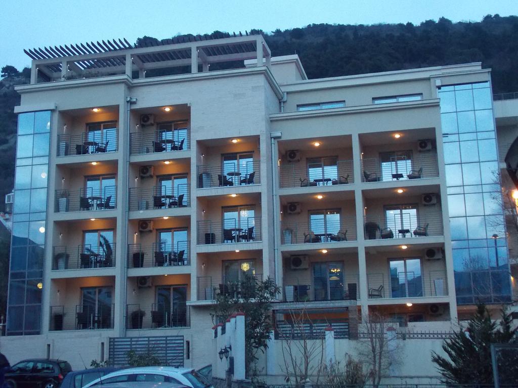 Apartments And Rooms Grand Palazzo Budva Eksteriør billede