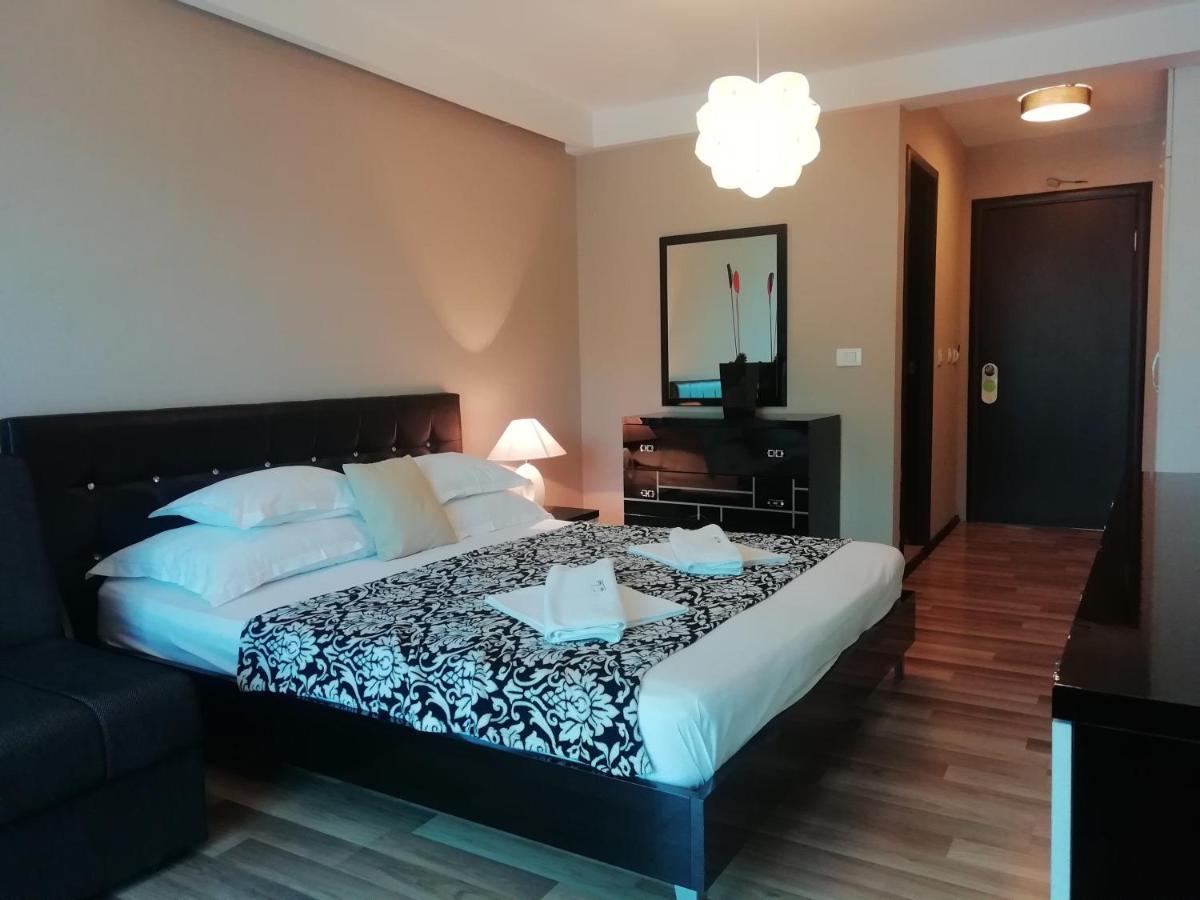 Apartments And Rooms Grand Palazzo Budva Eksteriør billede